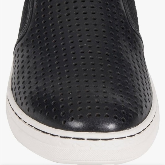 EARTH Zest Black Leather Slip-On Perforated Slides Size 9 Comfort Walking Summer - Picture 2 of 16